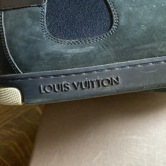 Mens Louis Vuitton sneakers - Picture 7 of 11